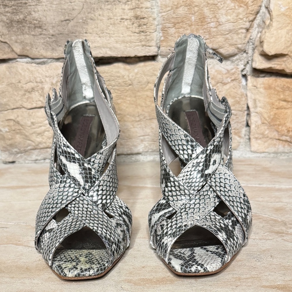 BCBG MaxAzria Ashlee Dove
Steel‎ Gray Safari Snake Print
Heels Womens Size 7.5